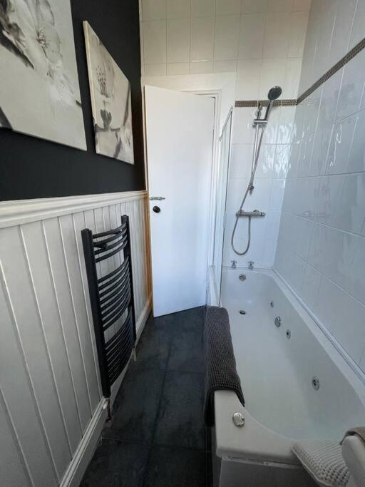 Traditional Apt Close To City Centre & Hampden Glasgow Extérieur photo